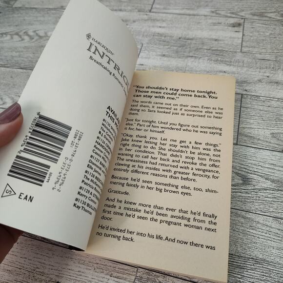 A Strangers Baby Kerry Connor 2009 Harlequin Intrigue Romance Paperback - Picture 3 of 11